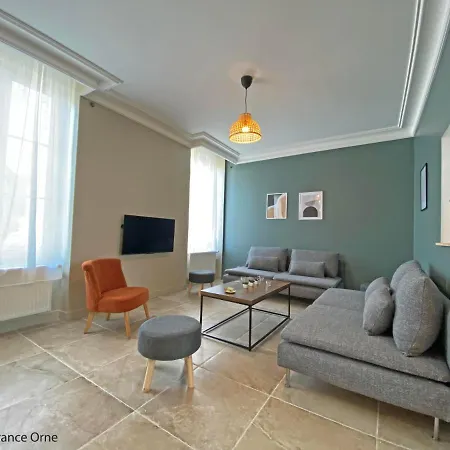 De La Poste 6 * Saint-Fraimbault-sur-Pisse