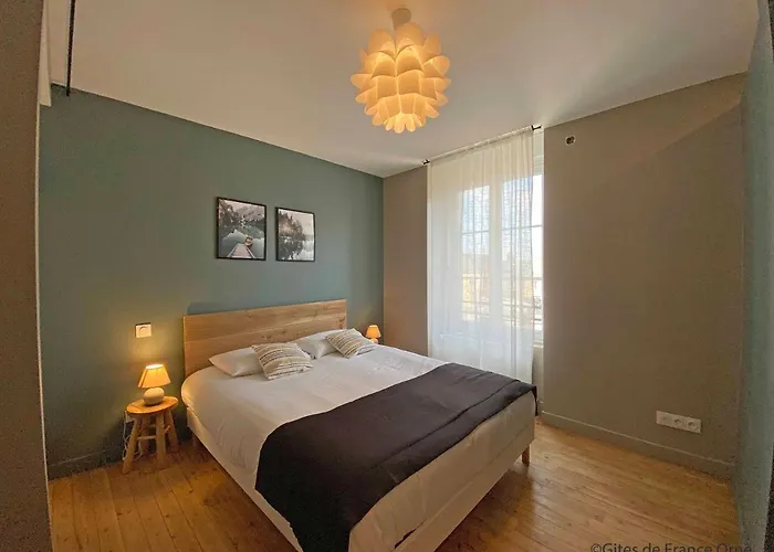 De La Poste 6 * Saint-Fraimbault-sur-Pisse